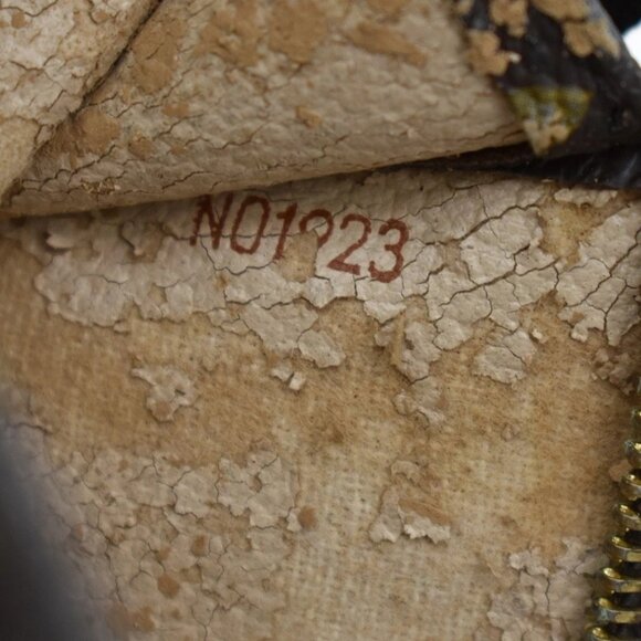 LOUIS VUITTON Poche Toilette 15 Clutch Pouch Bag Monogram Leather M47546 69KB097 - Picture 15 of 15